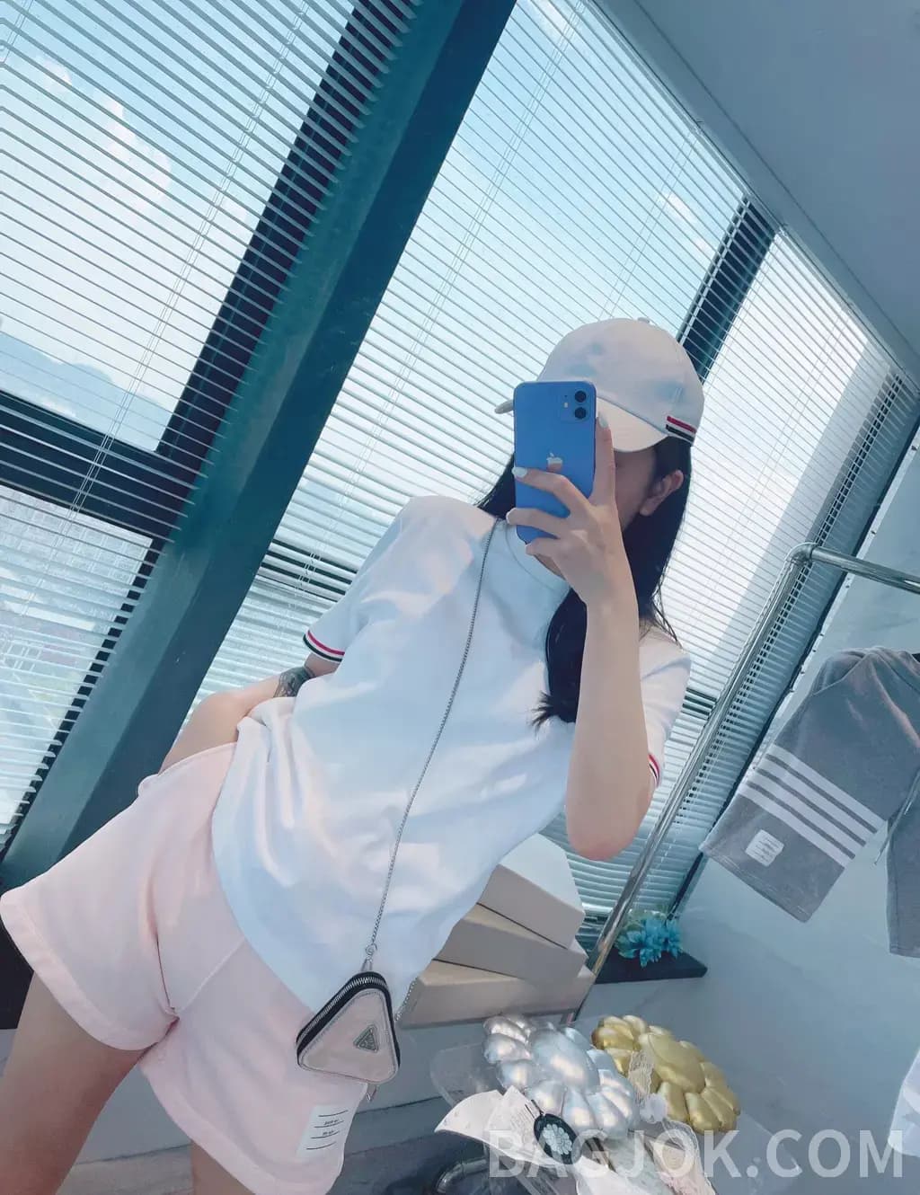 톰브라운 톰브라운 x SSENSE 반팔티 상세 이미지