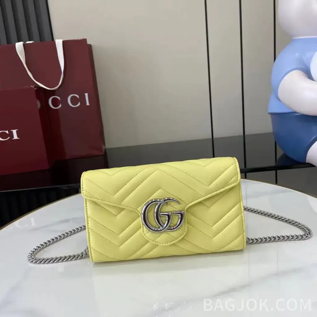 구찌 GG 마몬트 체인 달린 지갑_대표이미지