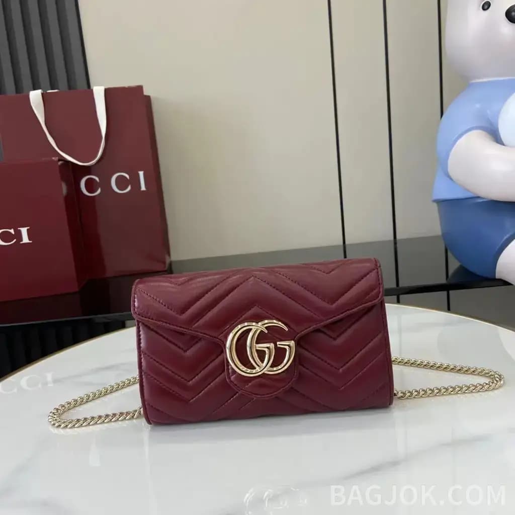 구찌 GG 마몬트 체인 달린 지갑_대표이미지