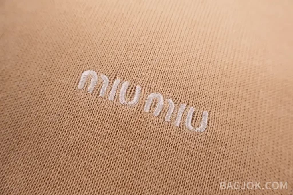 미우미우 미우미우 라운드 니트 반팔티 상세 이미지