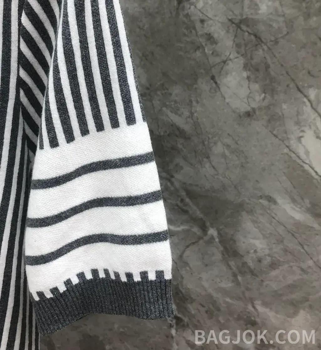 톰브라운 톰브라운 코튼 시어서커 폴로 셔츠 상세 이미지