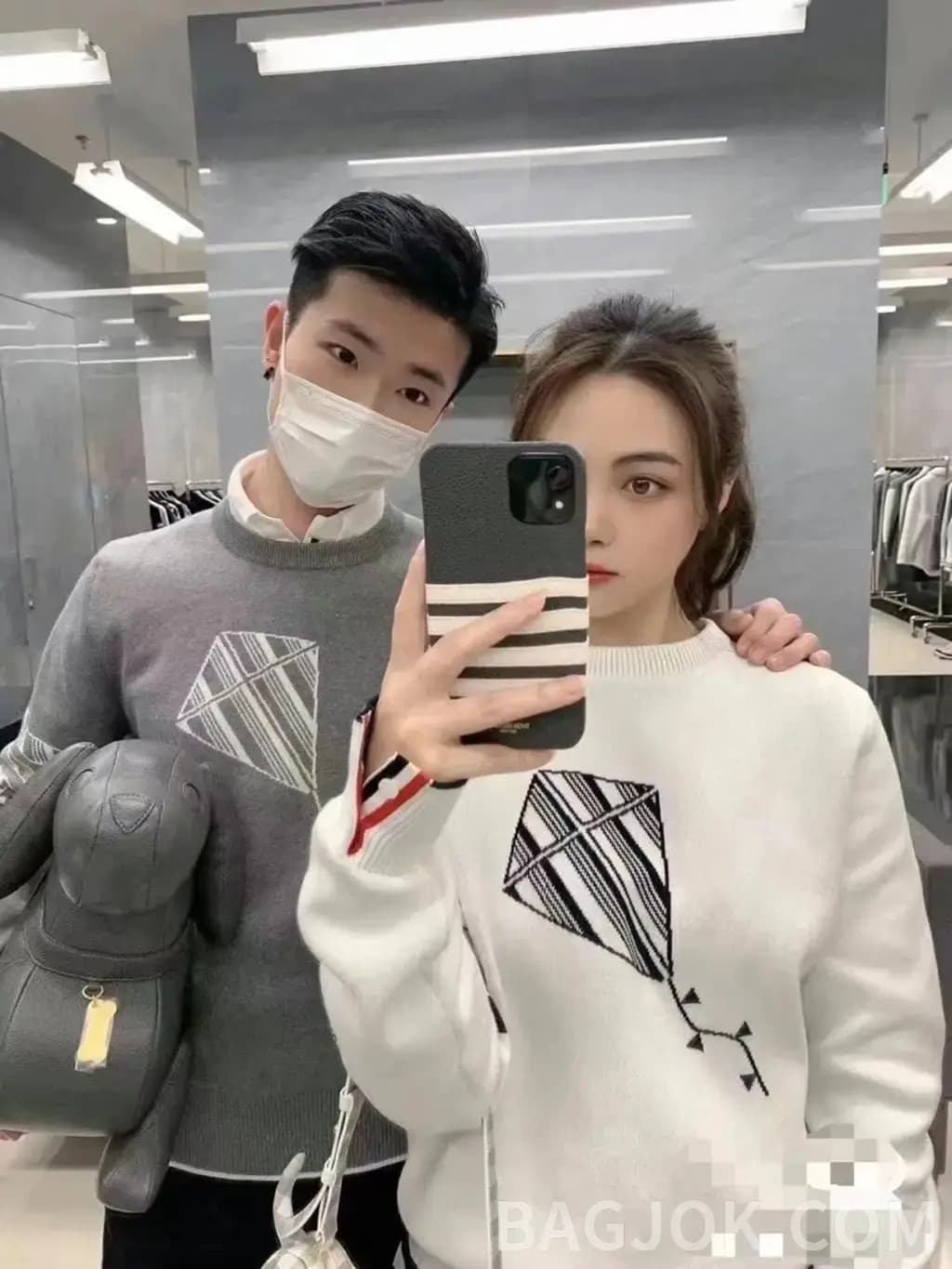 톰브라운 톰브라운 사선 카이트 스웨터 상세 이미지