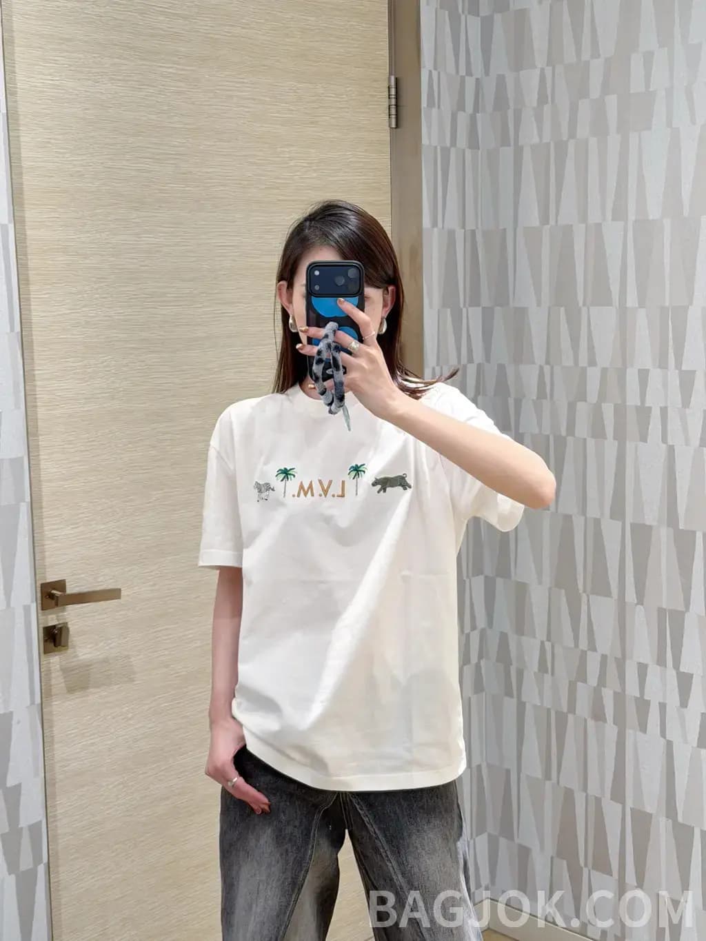 루이비통 루이비통 애니멀 자수 로고 반팔 티셔츠 상세 이미지