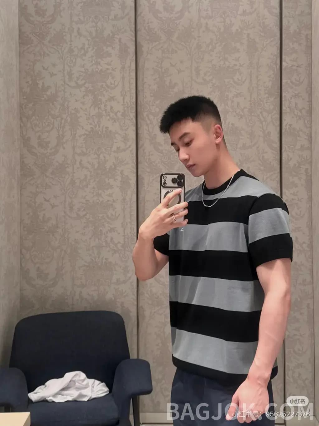 디올 디올 자수 배색 스트라이프 니트 반팔 티셔츠 상세 이미지