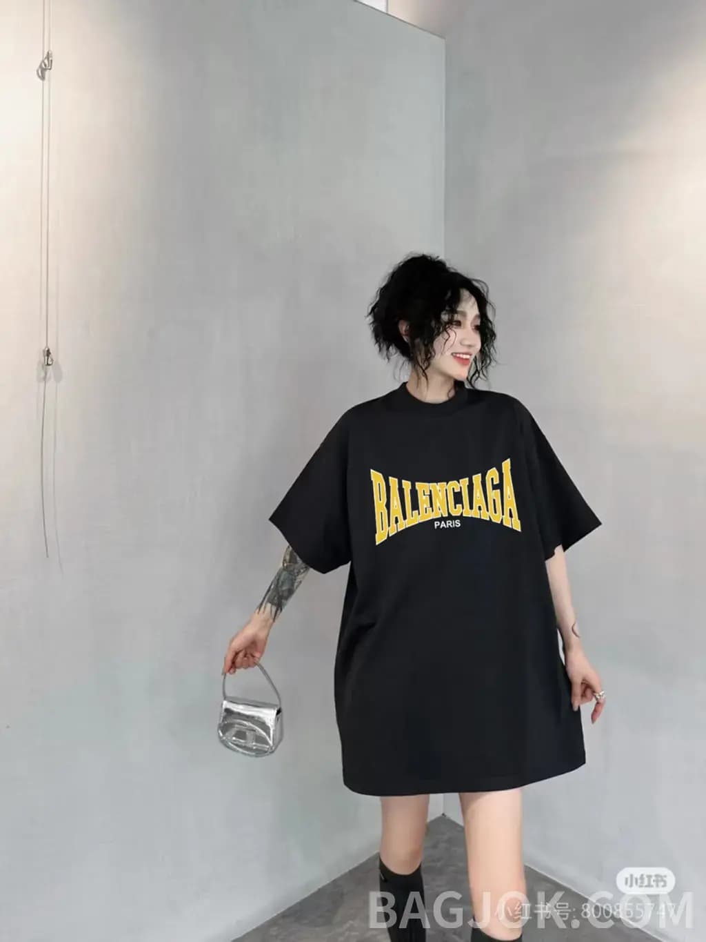 발렌시아가 발렌시아가 파리 로고 프린트 반팔 티셔츠 상세 이미지