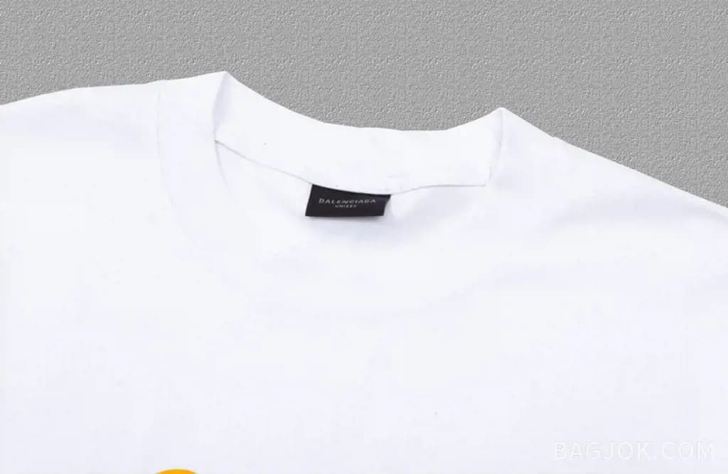 발렌시아가 발렌시아가 메탈 로고 프린트 반팔티 상세 이미지