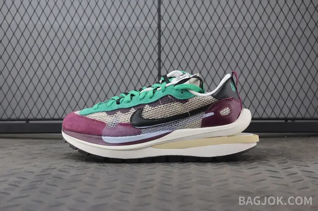 나이키 나이키 X 사카이 베이퍼와플 스트링 블랙 빌런 레드  상세 이미지