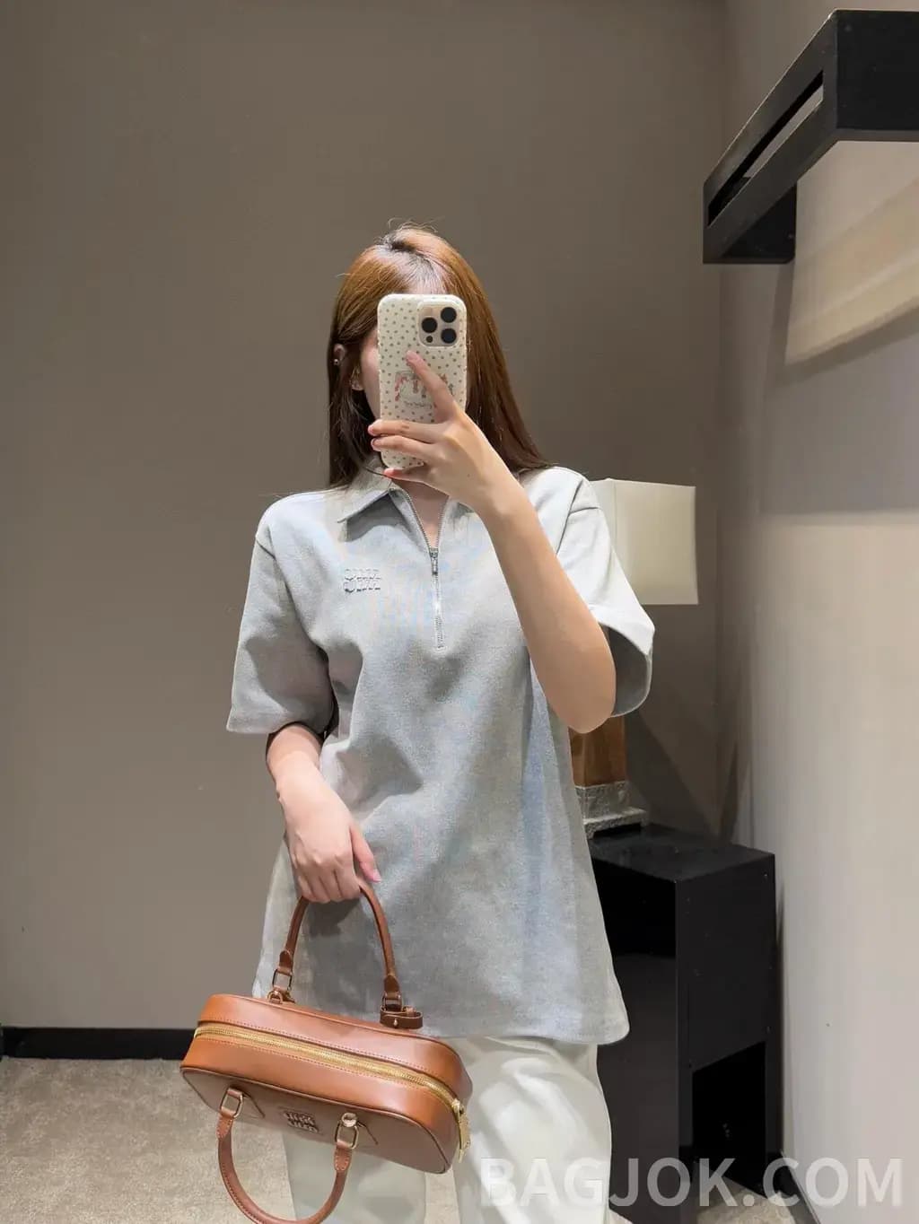 미우미우 미우미우 레이저 패치 자수 폴로 셔츠 상세 이미지