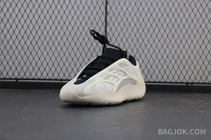 아디다스 YEEZY 700 V3 상세 이미지