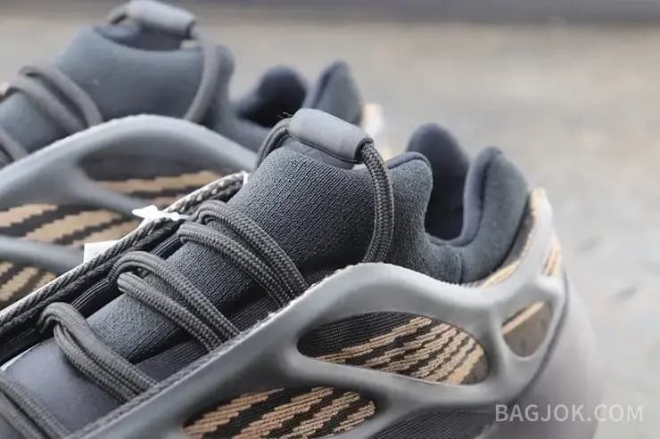 아디다스 YEEZY 700 V3 상세 이미지