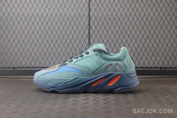 아디다스 YEEZY 700 상세 이미지