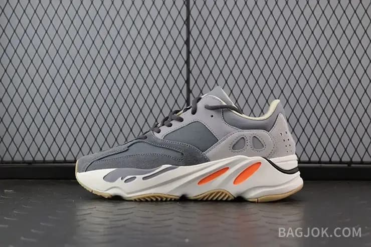 아디다스 YEEZY 700 상세 이미지