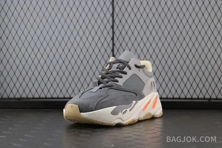 아디다스 YEEZY 700 상세 이미지