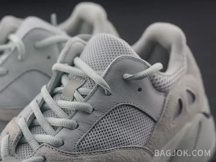 아디다스 YEEZY 700 상세 이미지