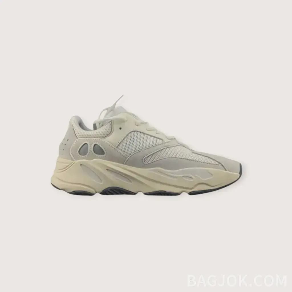 YEEZY 700_대표이미지