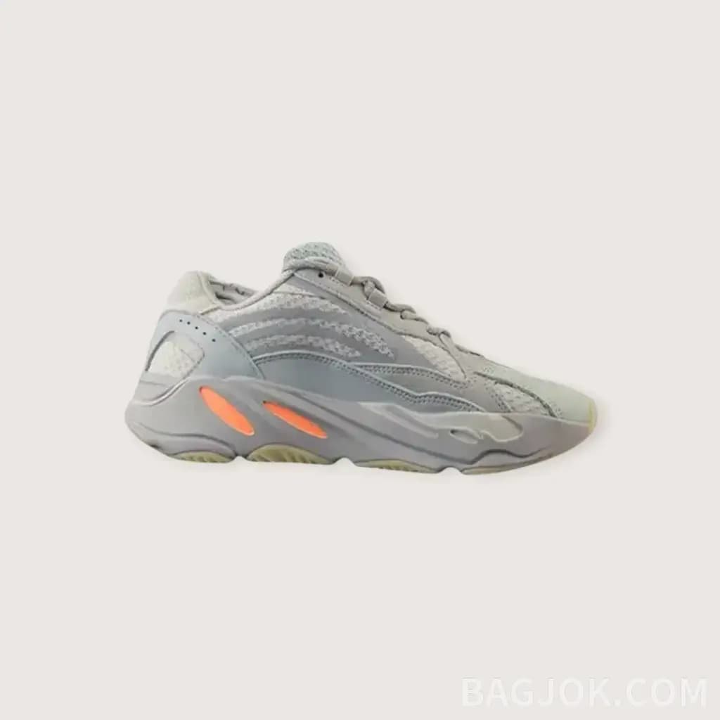 YEEZY 700_대표이미지