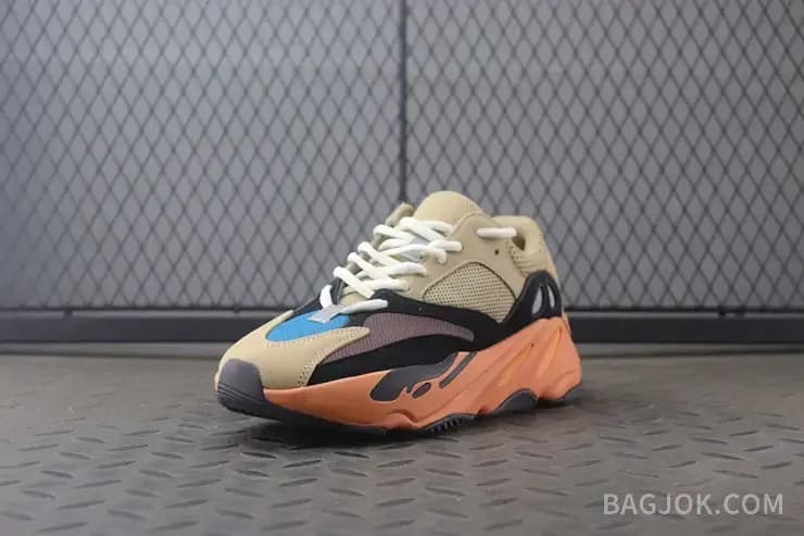 아디다스 YEEZY 700 상세 이미지