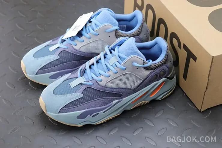 아디다스 YEEZY 700 상세 이미지