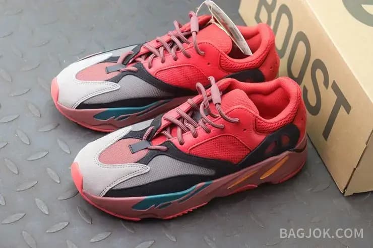 아디다스 YEEZY 700 상세 이미지