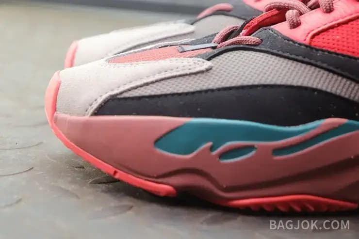 아디다스 YEEZY 700 상세 이미지
