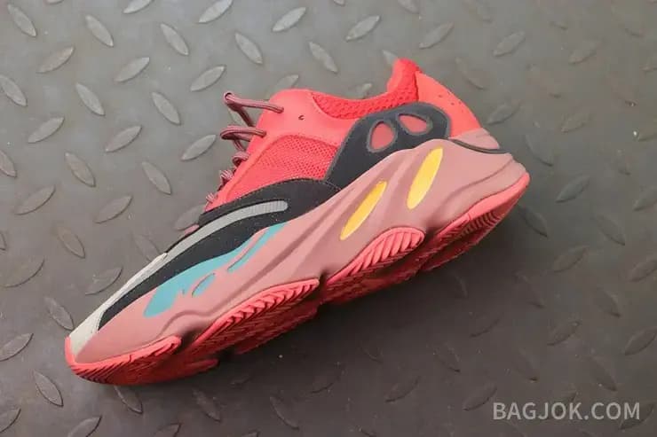 아디다스 YEEZY 700 상세 이미지
