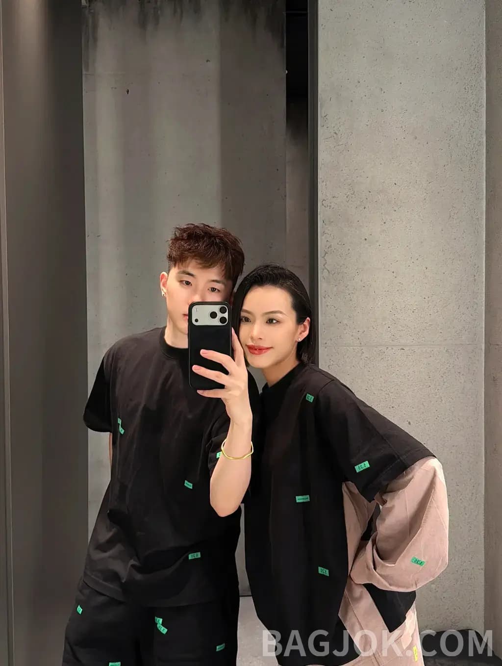 발렌시아가 발렌시아가 26SS 520 스티커 티셔츠 상세 이미지