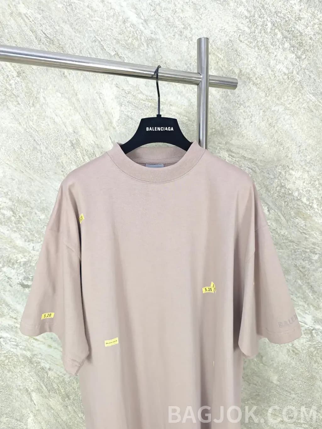 발렌시아가 발렌시아가 26SS 520 스티커 티셔츠 상세 이미지