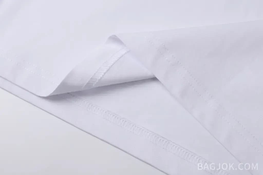 루이비통 루이비통 클래식 로고 반팔 티셔츠 상세 이미지