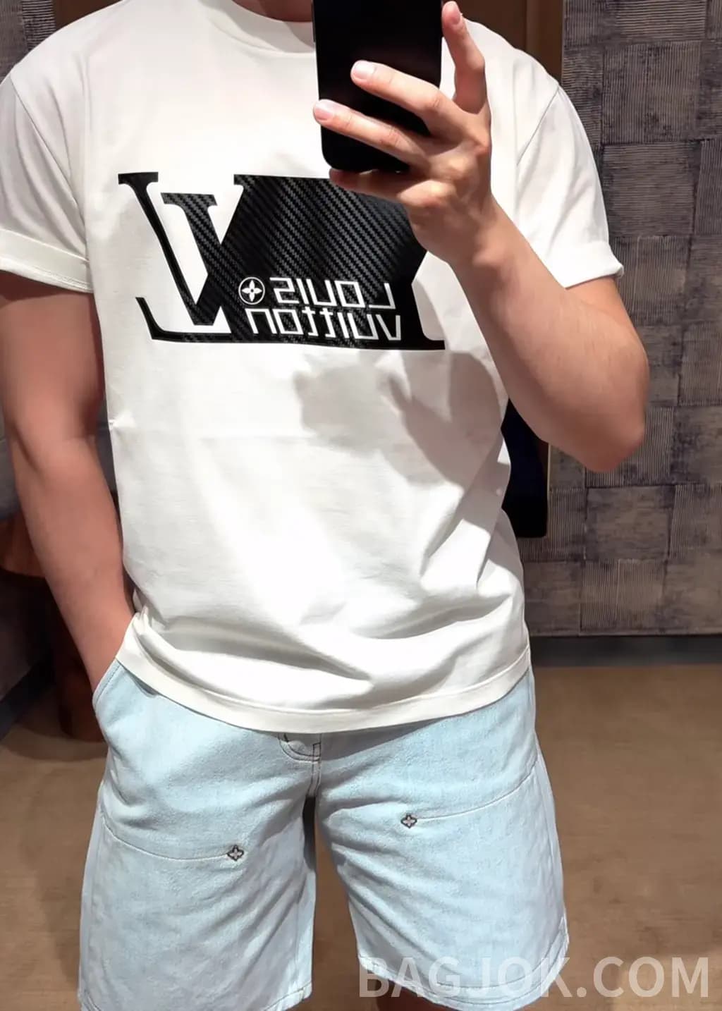 루이비통 루이비통 로고 프린트 티셔츠 상세 이미지