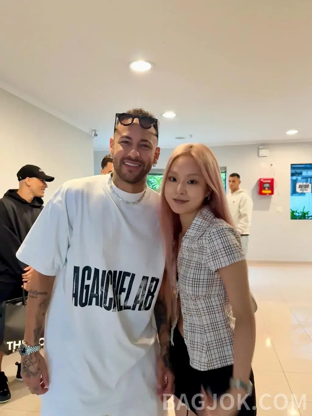 발렌시아가 발렌시아가 레터링 프린팅 반팔 티셔츠 상세 이미지