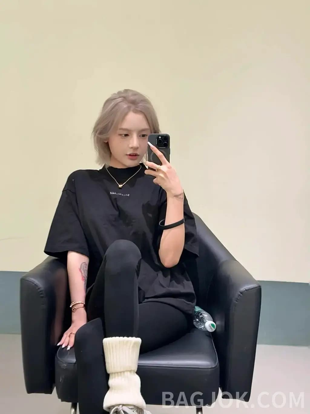 발렌시아가 발렌시아가 양면 핫픽스 반팔 티셔츠 상세 이미지