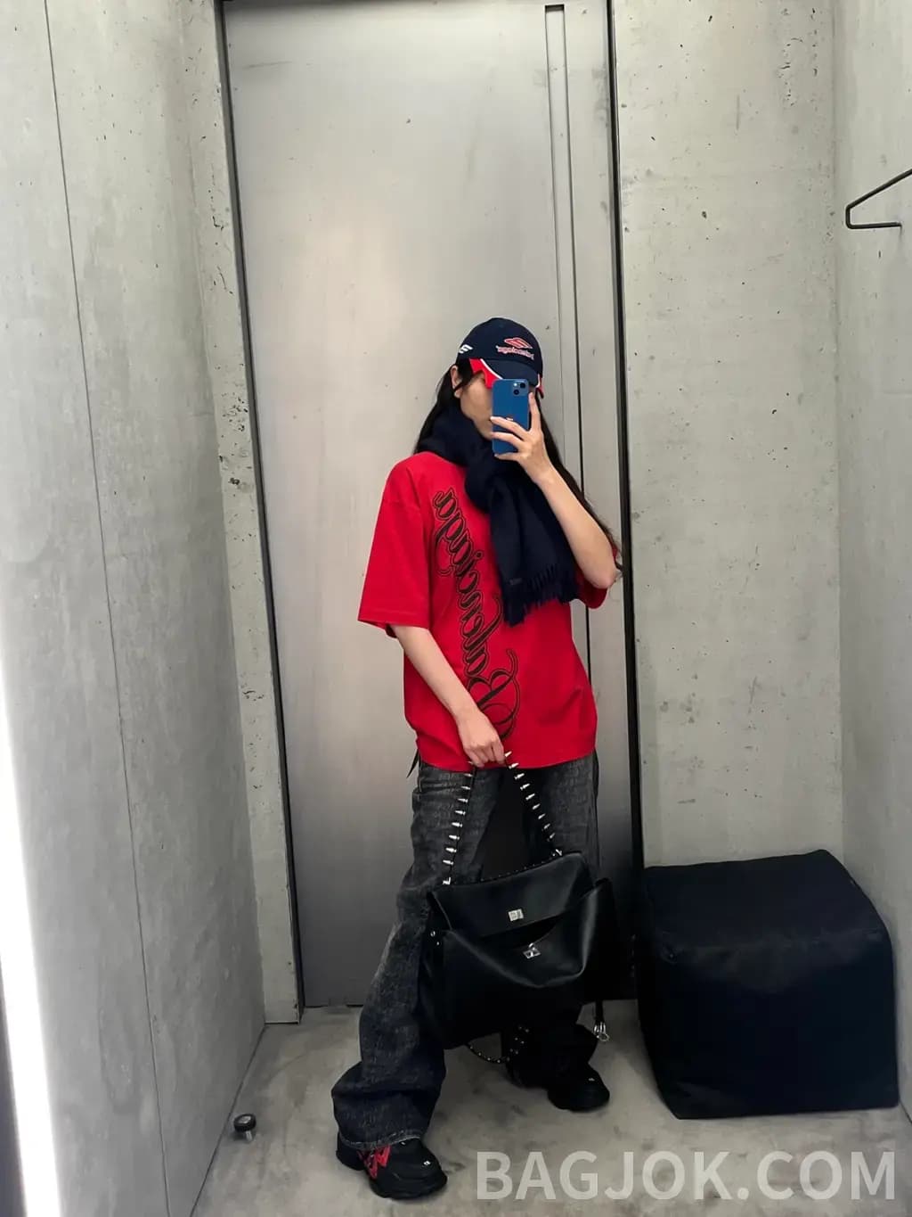 발렌시아가 발렌시아가 커시브 로고 자수 반팔 티셔츠 상세 이미지