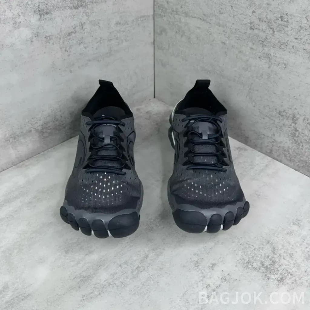 발렌시아가 발렌시아가 아나토믹 러너 스니커즈 상세 이미지