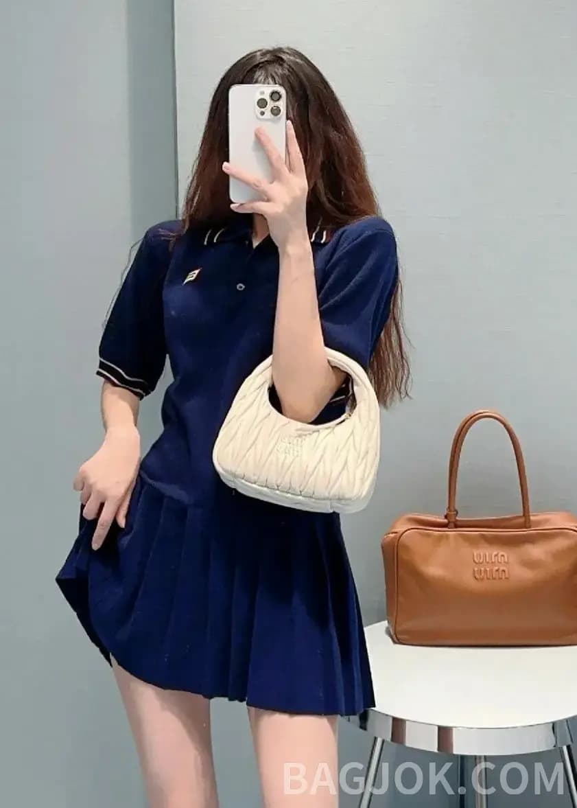 미우미우 미우미우 스트라이프 칼라 플리츠 니트 폴로 원피스 상세 이미지