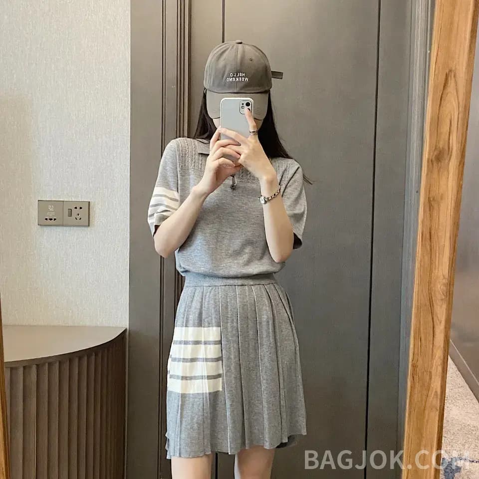 톰브라운 톰브라운 시그니처 4바 스트라이프 케이블 니트 폴로 상세 이미지