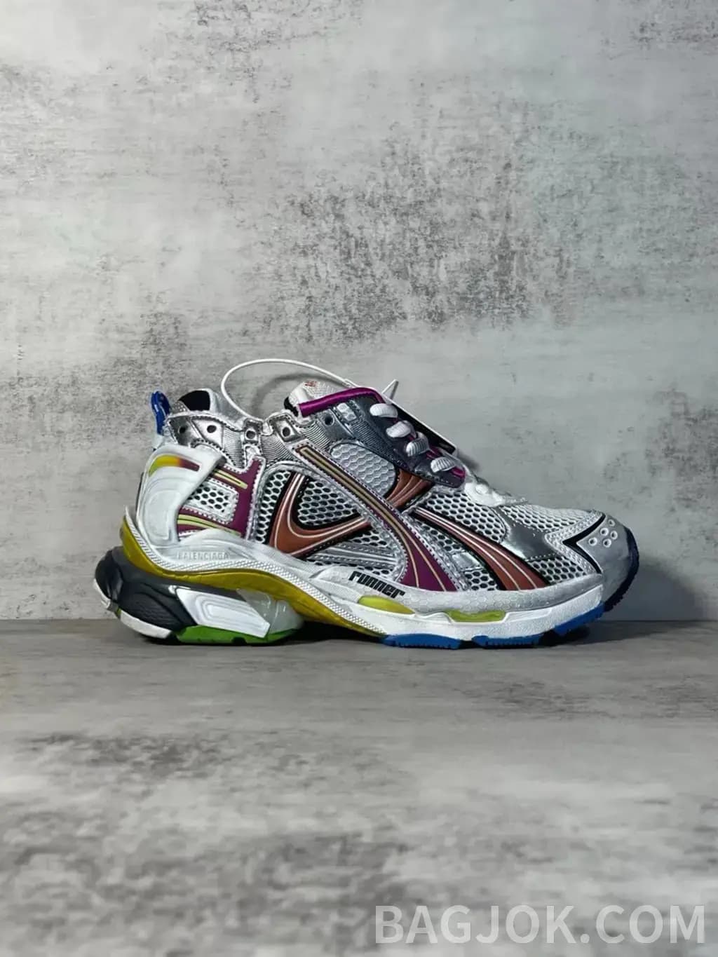 발렌시아가 발렌시아가 러너 스니커즈 ver.4 상세 이미지