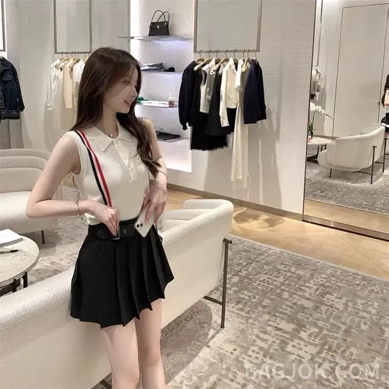 톰브라운 톰브라운 시그니처 RWB 세로 스트라이프 슬리브리스 폴로 니트 상세 이미지