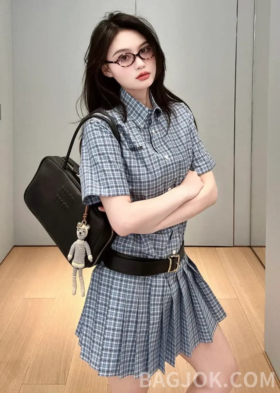 미우미우 미우미우 시그니처 블루 깅엄 체크 플리츠 셔츠 원피스 상세 이미지