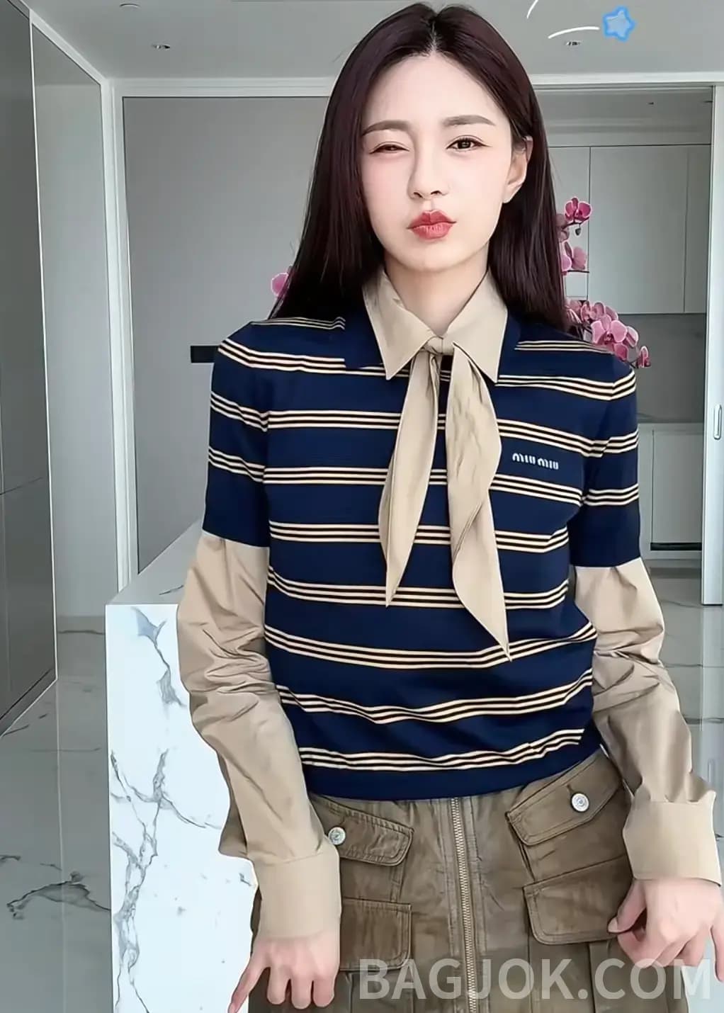미우미우 미우미우 시그니처 스트라이프 칼라 폴로 캐시미어 니트 상세 이미지