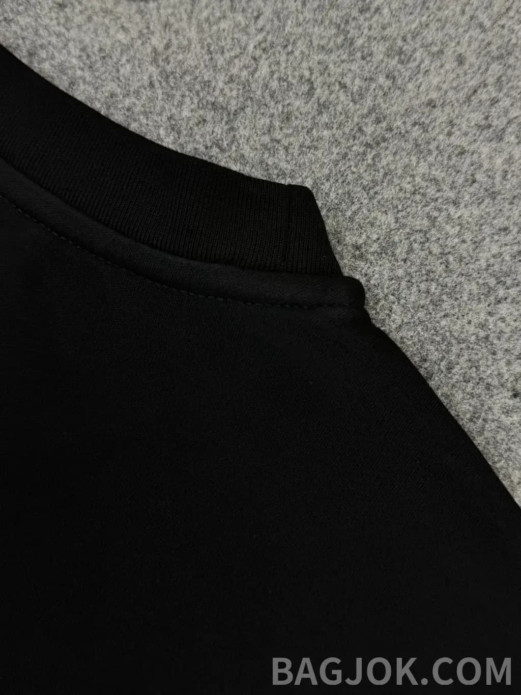 루이비통 루이비통 LV 앵커 왁스 실링 크롭 반팔 티셔츠 상세 이미지