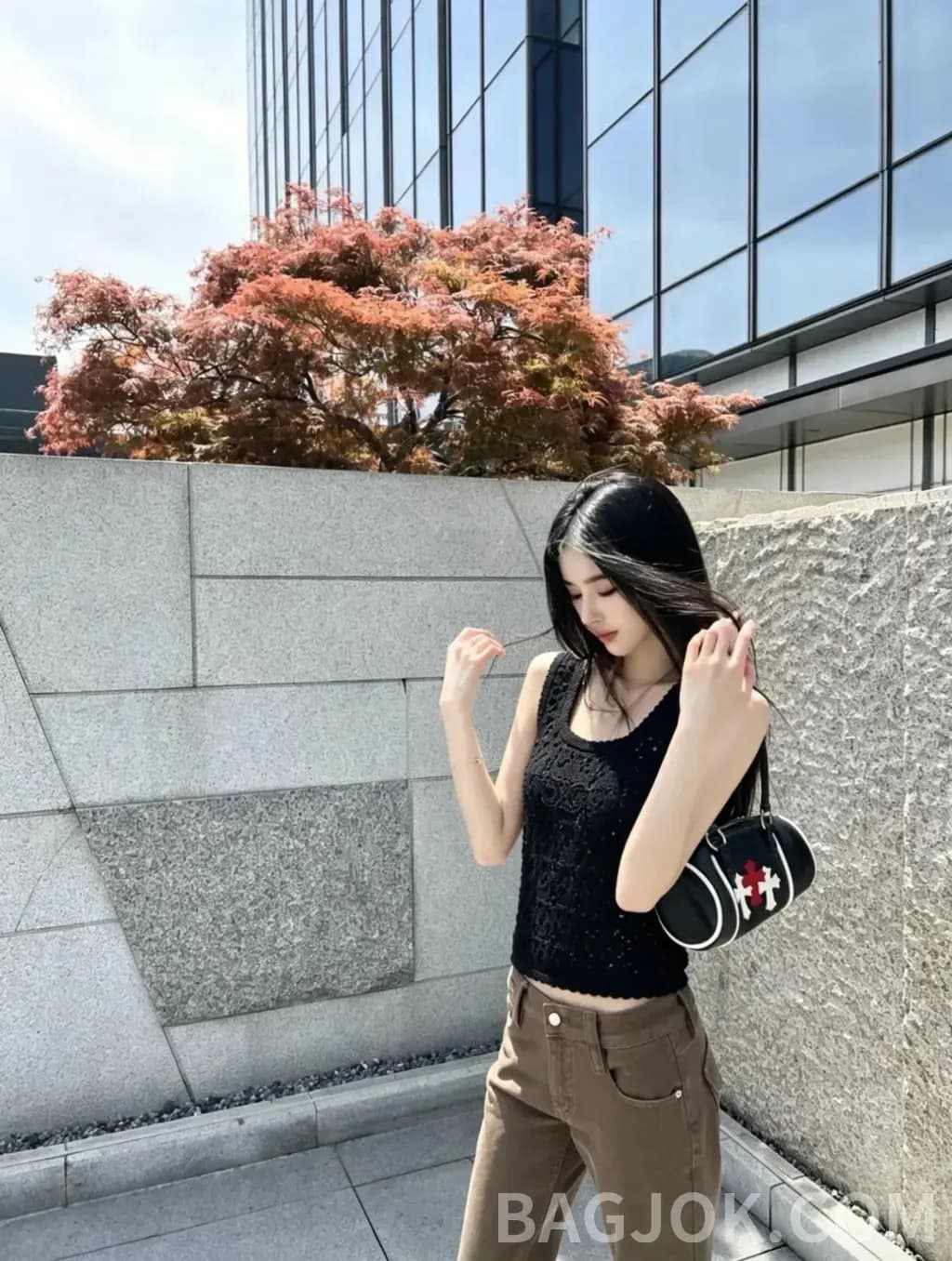 셀린느 셀린느 트리옹프 패턴 크로셰 민소매 크롭 탑 상세 이미지