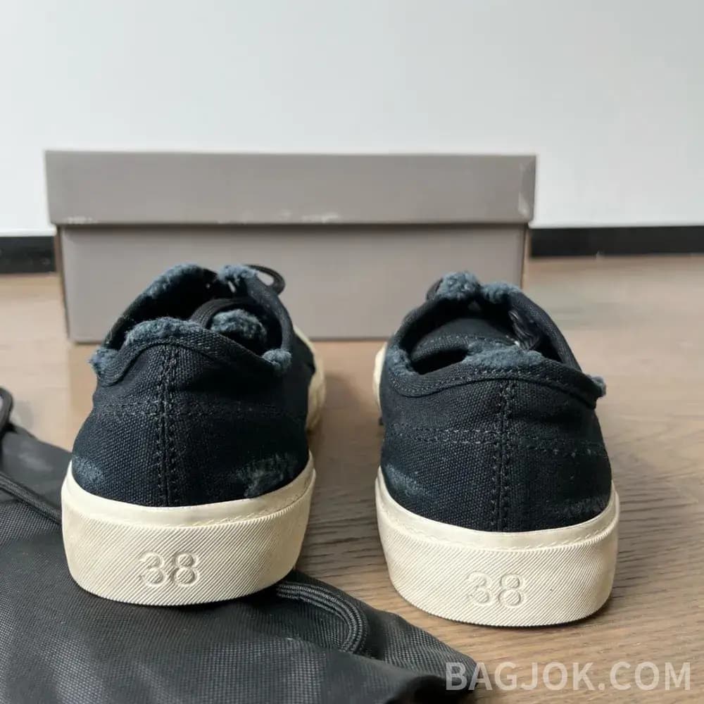 발렌시아가 발렌시아가 스니커즈 로우탑 25SS 상세 이미지