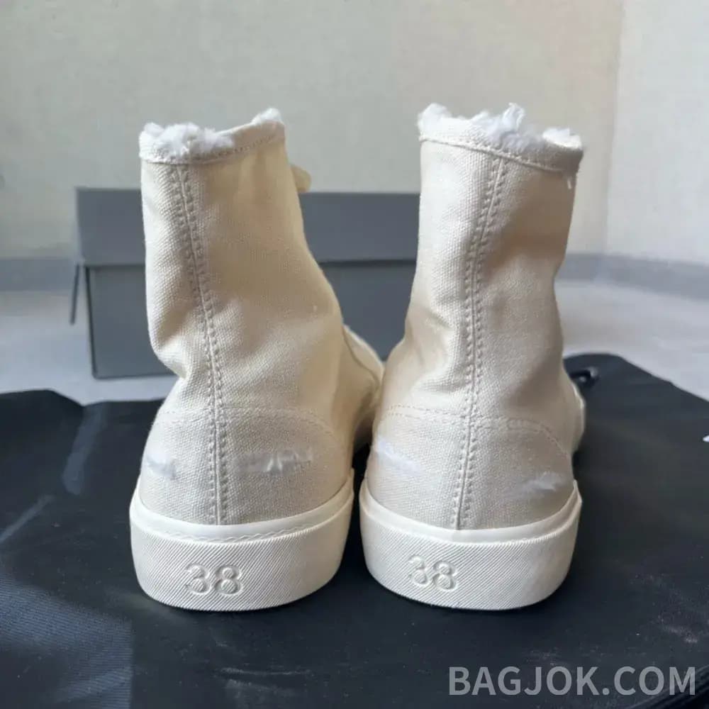 발렌시아가 발렌시아가 스니커즈 하이탑 25SS 상세 이미지