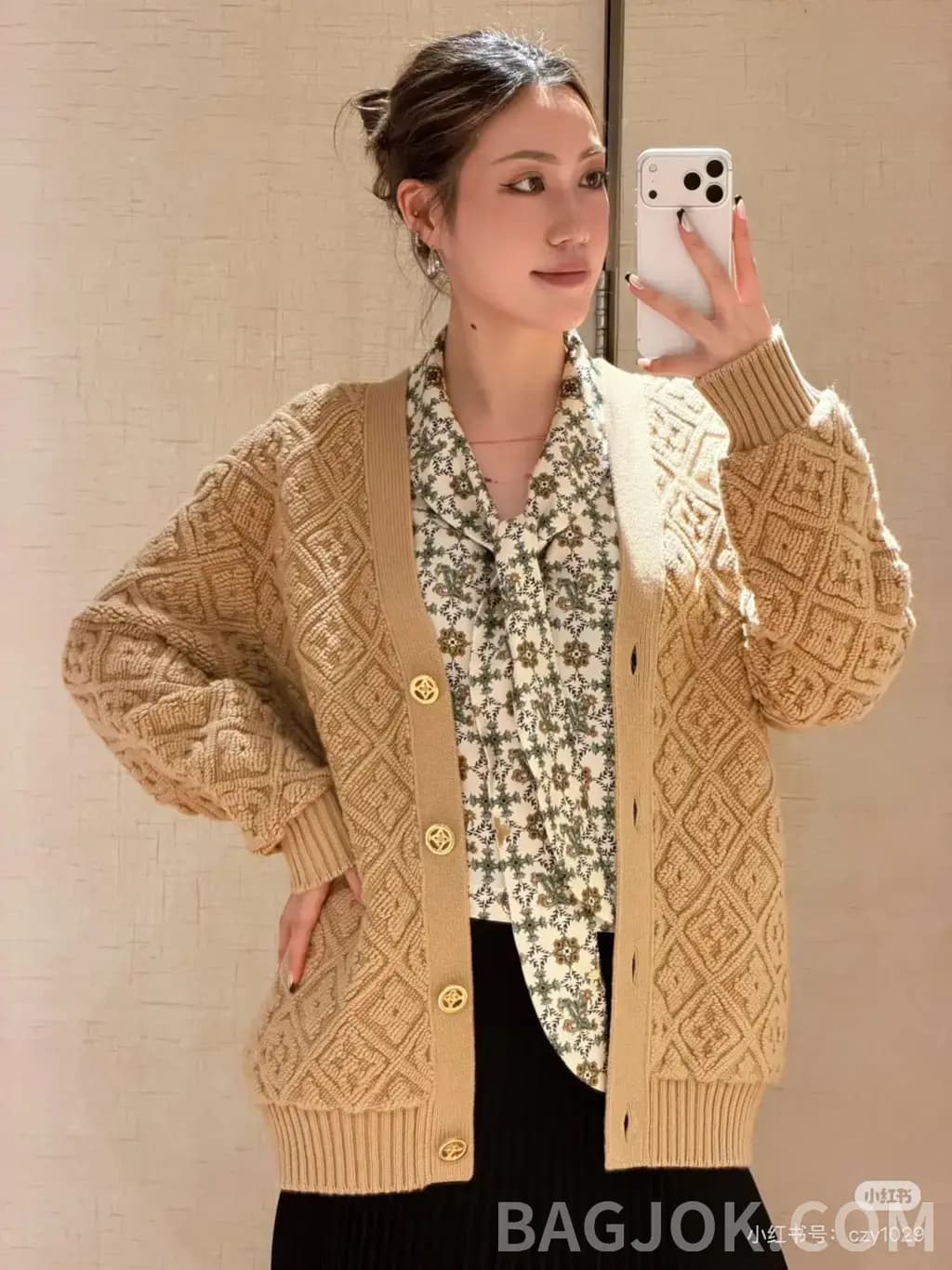 루이비통 루이비통 모노그램 플라워 자카드 니트 가디건 상세 이미지