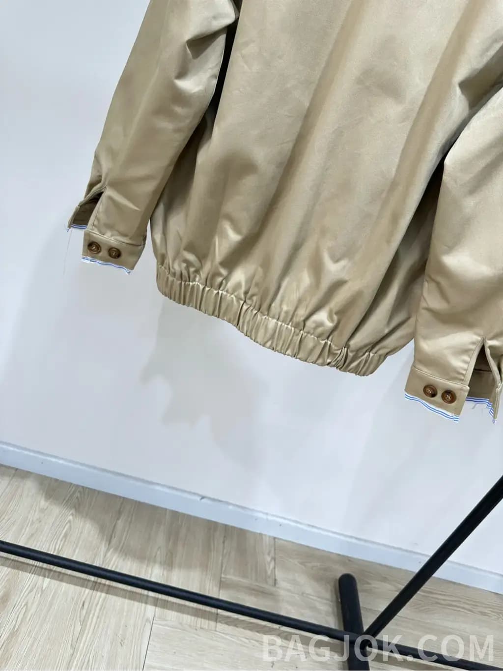 미우미우 미우미우 스트라이프 칼라 오버사이즈 데님 자켓 상세 이미지