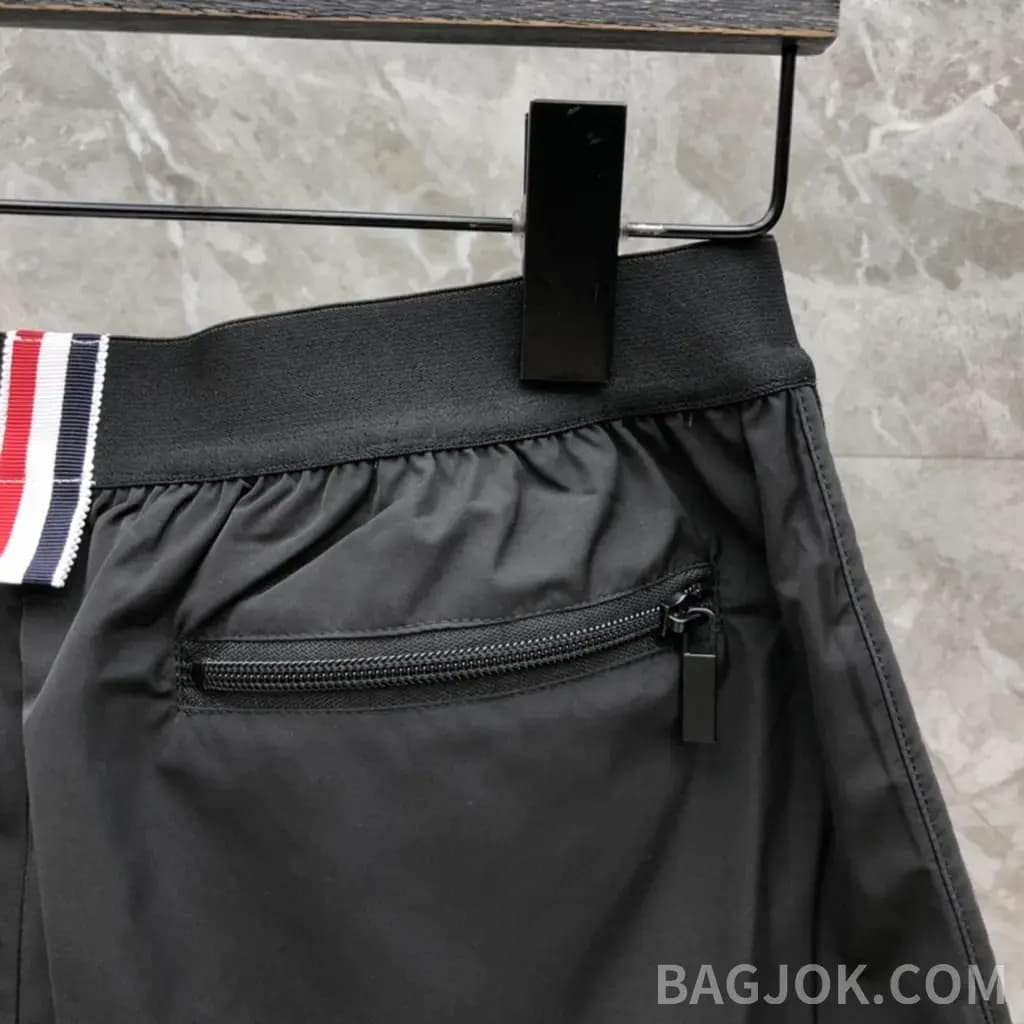 톰브라운 톰브라운 4바 스트라이프 트랙 쇼츠 상세 이미지
