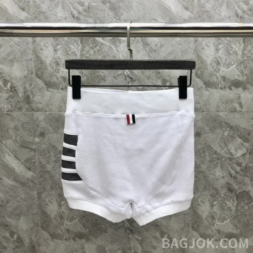 톰브라운 톰브라운 4바 스트라이프 울트라 하이웨이스트 쇼츠 상세 이미지