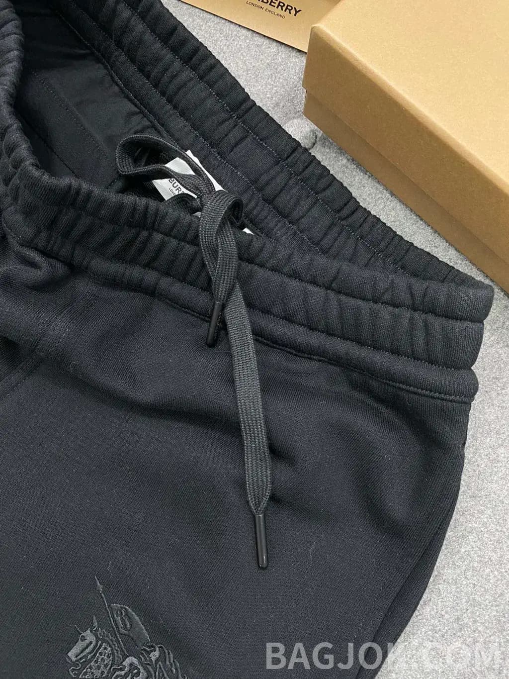 버버리 버버리 클래식 나이트 자수 트랙 팬츠 상세 이미지