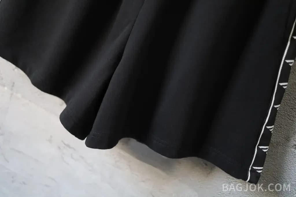 발렌시아가 발렌시아가 사이드 BB 로고 트레이닝 숏팬츠 상세 이미지