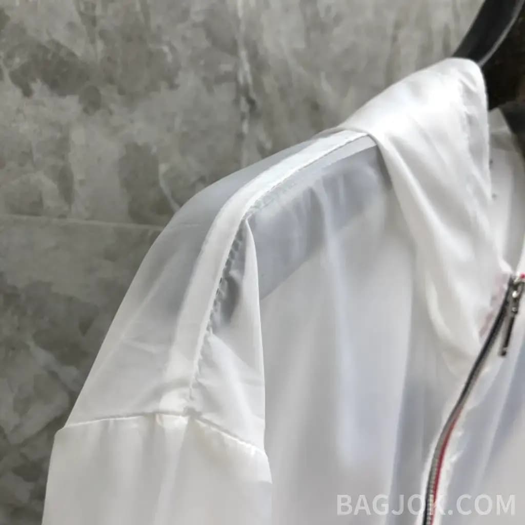 톰브라운 THOM BROWNE 웨일 그래픽 후드 윈드브레이커 상세 이미지